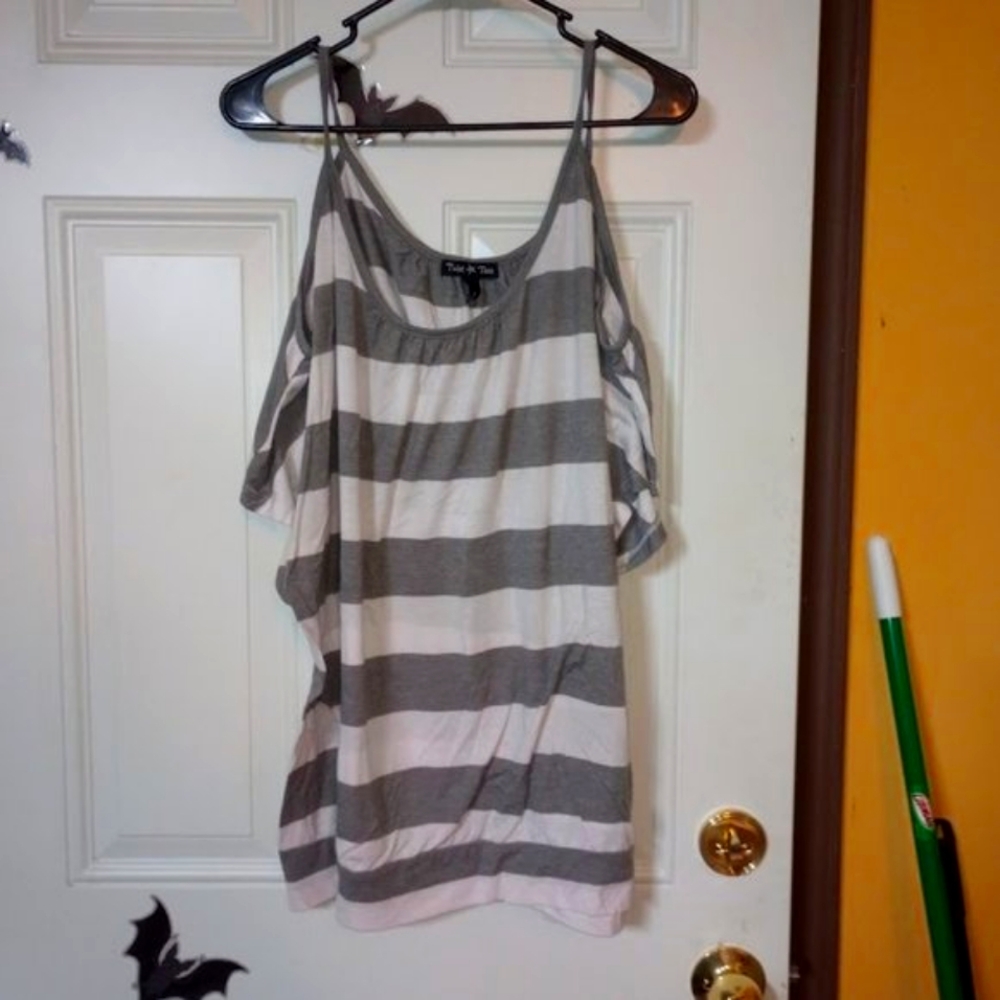 Twist Tees Stripped Top Size 3x